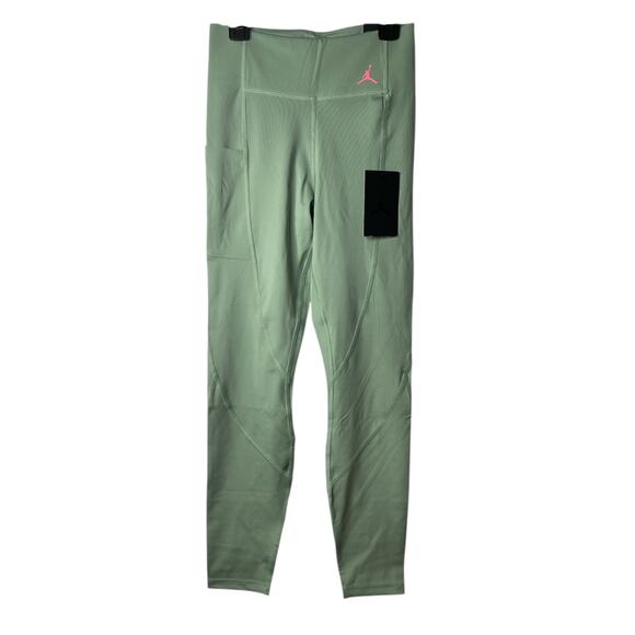Jordan‎ Women's Activewear Performance Essential Tight Fit 7/8 Legging  X Small - Picture 3 of 13